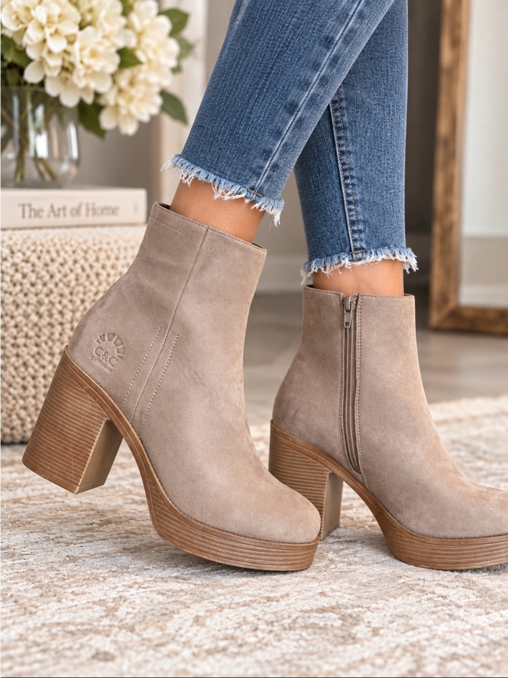 C&C California CC-LUDLOW-S
Taupe Suede Platform Size 8